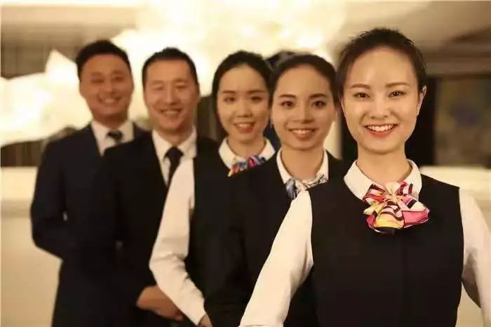 榮耀再綻，品質見證 華宇第一太平戴維斯物業榮膺“全國金牌物業獎”